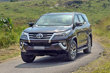 Toyota Fortuner Car Hire